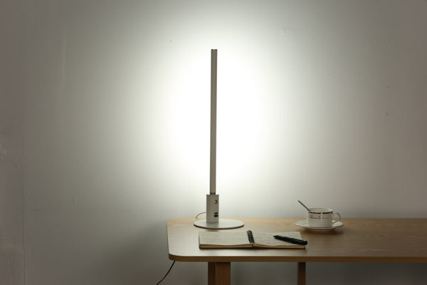 Minimalistisk Skrivebordslampe - Med Base - Hvid