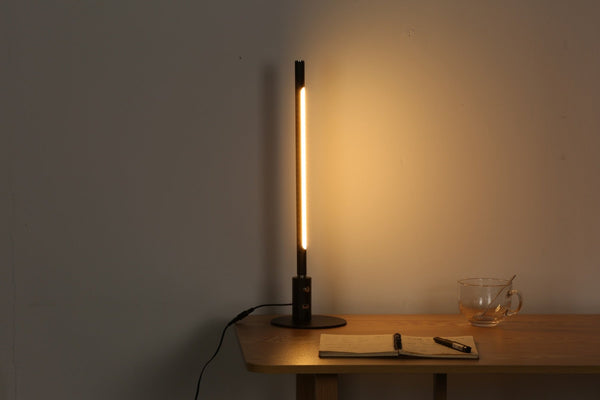 Minimalistisk Skrivebordslampe - Med Base - Sort